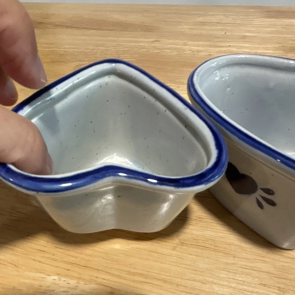3 Adorable Crock-like Heart-Shaped and patterned Bowls Gray/Blue Glossy